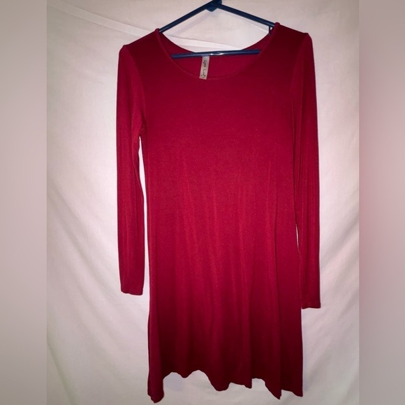 Lyss Loo Dresses & Skirts - Lyss Loo Elegant Scarlet Long Sleeve Dress